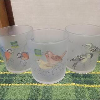 鳥の絵のグラス3個