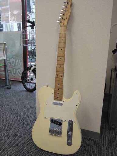 【8800円！】[中古]　ギター　Squier (Fender)　スクワイア　Telecaster　テレキャスター　サイズ大きめの黒ギターバック付