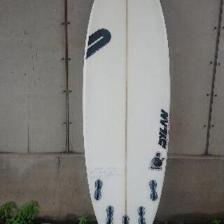 専用　Dylan サーフボード ショート フィン 付き DYLAN ディラン サーフボート