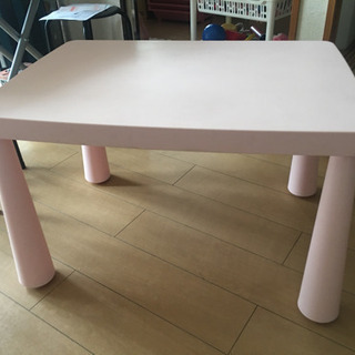 IKEA テーブル　センターテーブル？