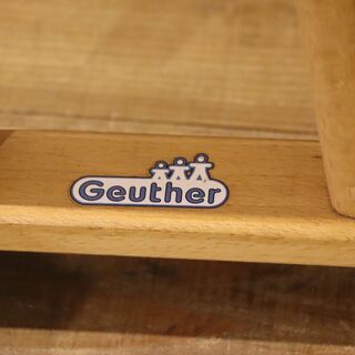 ドイツのGeuther(ゴイター)社の枠付き木馬です。ブナ材のナチュラル感と
