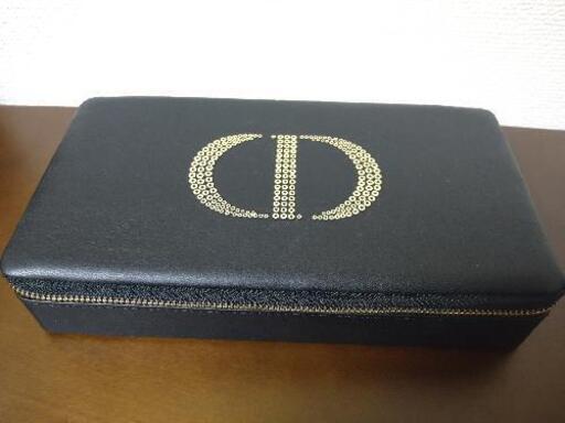 Dior ノベルティ 黒ポーチ