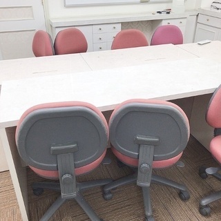 【ネット決済】オフィスチェア9脚+ネイルデスク3台+テーブル2台