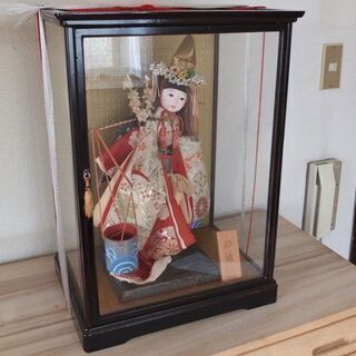 ガラス張り　日本人形＆ケース①　フィギュアの展示などにもいかが？