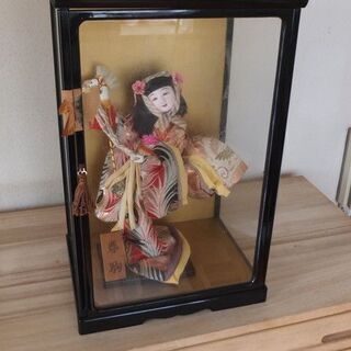 ガラス張り　日本人形＆ケース②　フィギュアの展示などにもいかが？