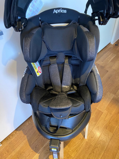 アップリカ　フラディアグロウ　ISOFIX