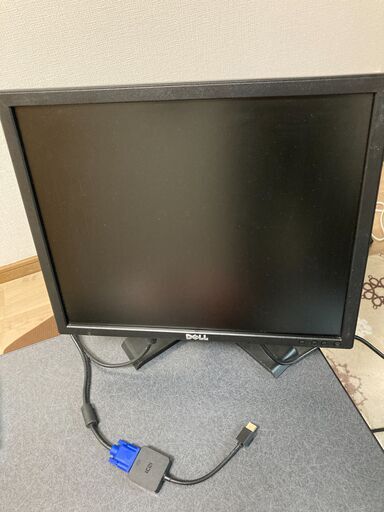 19インチ　液晶ディスプレイ　HDMI変換ケーブル付き　マルチモニターに