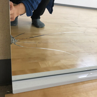 ダンス、ヨガ用の大型鏡(突っ張り式)譲ります