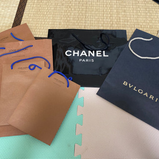 【ネット決済】ブランド品の紙袋 再投稿