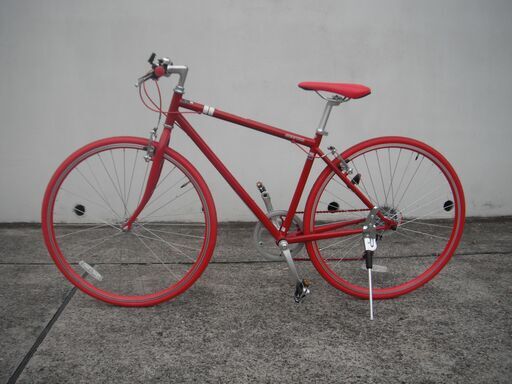赤い６段変速自転車