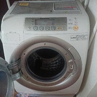 ドラム式洗濯機です。