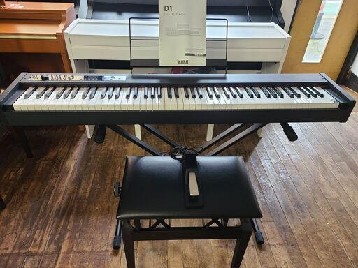 KORG  D1-BK     2018製　高低椅子　ヘッドホン付き