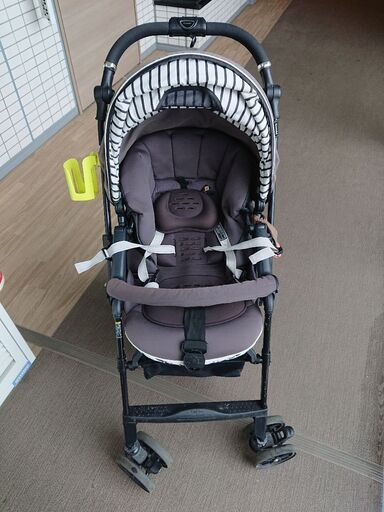 A型ベビーカー　コンビ　メチャカルハンディオート4キャス