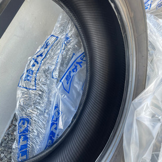 𝑆𝑂𝐿𝐷 𝑂𝑈𝑇...