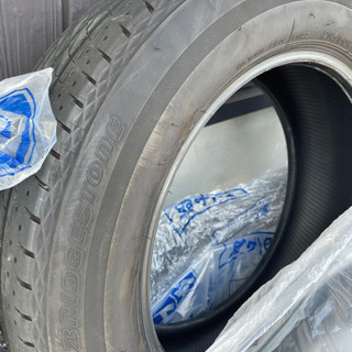 𝑆𝑂𝐿𝐷 𝑂𝑈𝑇...