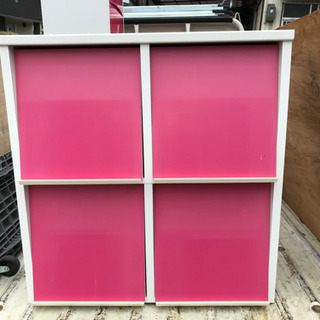 収納棚　ピンク