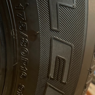 新型ジムニー タイヤ5本(一本新品) ブリヂストン 新車一ヶ月取り外し