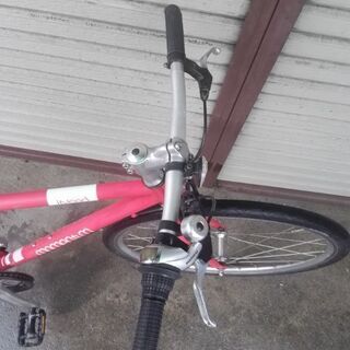 クロスバイク momentum ineed S-1 26インチ 7段変速 ピンク 配送無料