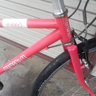クロスバイク momentum ineed S-1 26インチ 7段変速 ピンク 配送無料