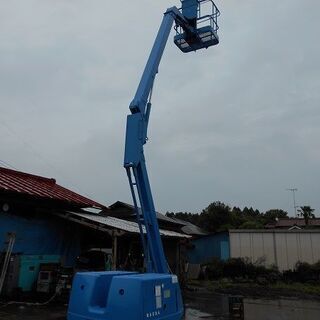 屈伸式高所作業機