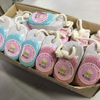 新品　軽石　吊り下げヒモ付き　かかと ひじ ひざ　角質ケア（残り...