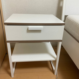 【ネット決済】イケア ベッドテーブル サイドテーブル