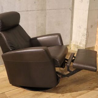 北欧ノルウェーIMG社のリクライニングソファーですはシンプル な