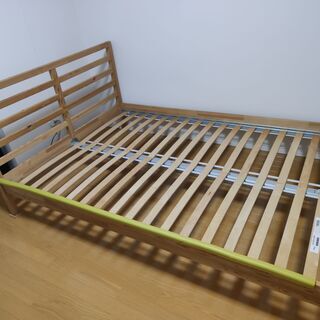 丸洗い済み・イケアのマットレス（ダブル）、おまけでベッド、ベッドパッド、シーツつき
