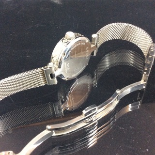 GUCCI グッチ ディアマンティッシマ レディース シェル文字盤 2針モデル