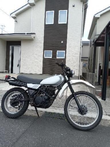 ヤマハXT250銀の。書付きの。実働車です。