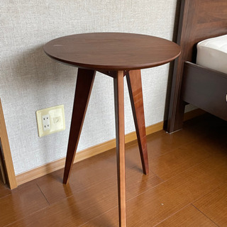 サイドテーブル　ブラウン　木製