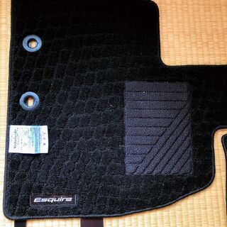エスクァイア　ハイブリッド車　純正フロアマット
