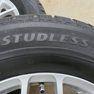 大幅値下げ　　早いもの勝ち　スタッドレスタイヤ　ブリヂストン　16インチホイール付き