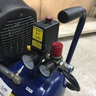 アネスト岩田　オイルフリーエアコンプレッサ　FX7401【中古品】