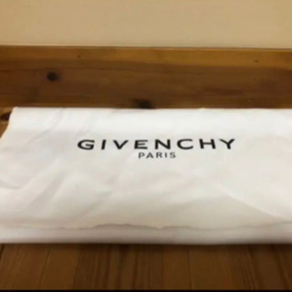 値下げ中】GIVENCHY PARIS クラッチバッグ ジバンシィ 黒 韓国