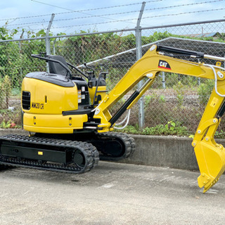 三菱　CAT 　新キャタピラ　 ミニユンボ　MM20CR　4wayマルチ付き　 ゴムキャタ山あり　2トンクラス 　全国陸送可能　下取りOK