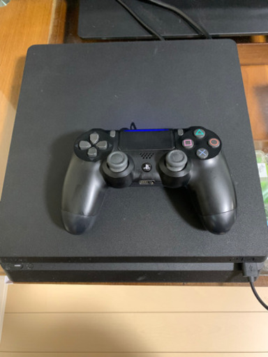 PS4 使用感ややあり。