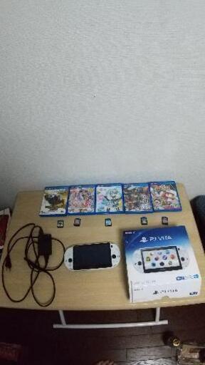 PSVITA 本体　ソフト５本　中古