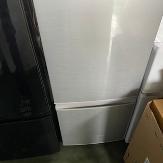 シャープ　2ドア　冷蔵庫　2015年製　１４０l