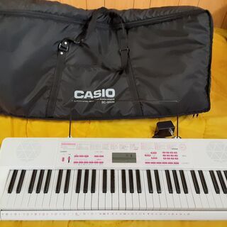 K. カシオ 電子ピアノ 光ナビ 61鍵 譜面台・収納バッグ付き...