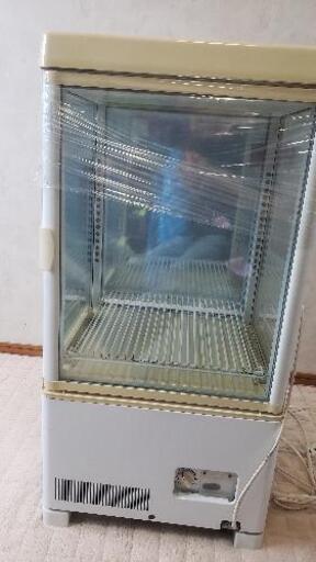 4面ガラスショーケース　動作確認済み　冷蔵庫