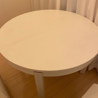 IKEA  伸長式ダイニングテーブル