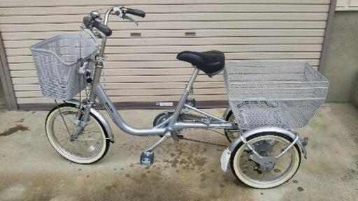 大人用三輪自転車。新品同様。
