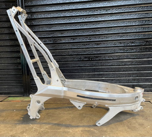 スズキ GSX-R250R GJ73A 書類付きメインフレーム