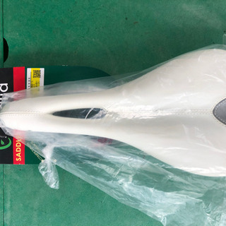 美品ROAD FUNN GT 700S BIKE サドル新品14段変速