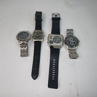 腕時計４つ　　ジャンク　現状品