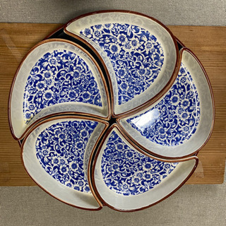 中古のターンテーブル付き皿と大皿のセット