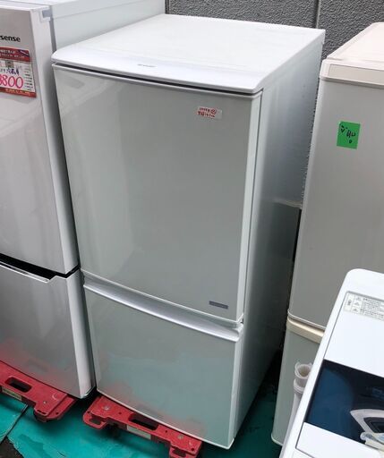 ☆中古激安！ 　ＳＨＡＲＰ　シャープ　137ℓ　２ドア　ノンフロン冷蔵庫　2017年製　SJ-C14C-W型【KBG017】　￥14,300！！