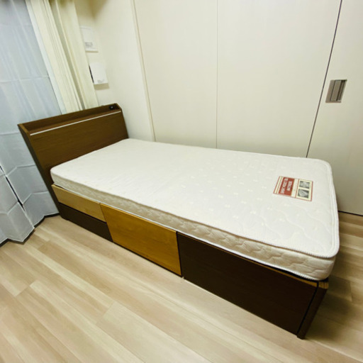 ニトリ　シングルベッド　マットレス付き　コンセント　収納付き