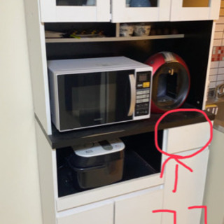 食器棚です❤️電子レンジ、炊飯器付き